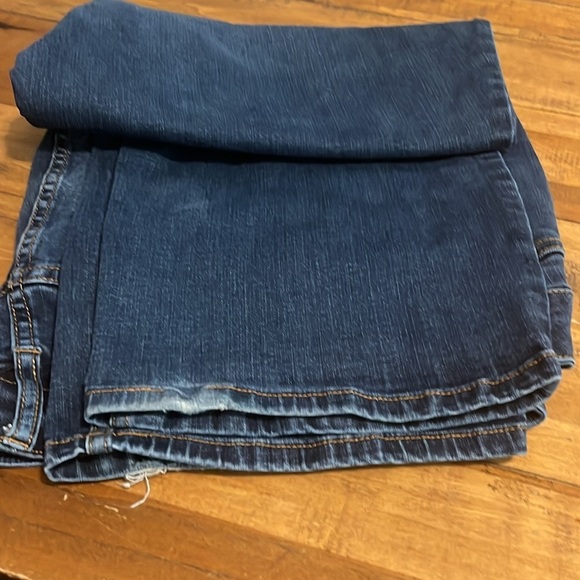 Lane Bryant Mid-Rise, straight leg , magic waistband, Signature Fit - Picture 8 of 8